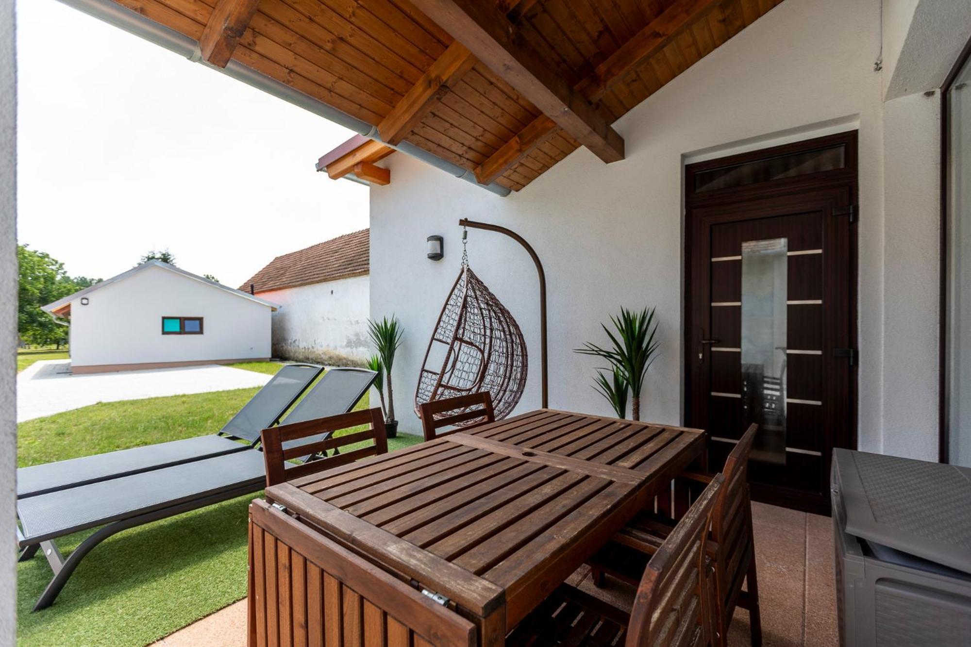 Park Apartman Sarrod Exterior foto
