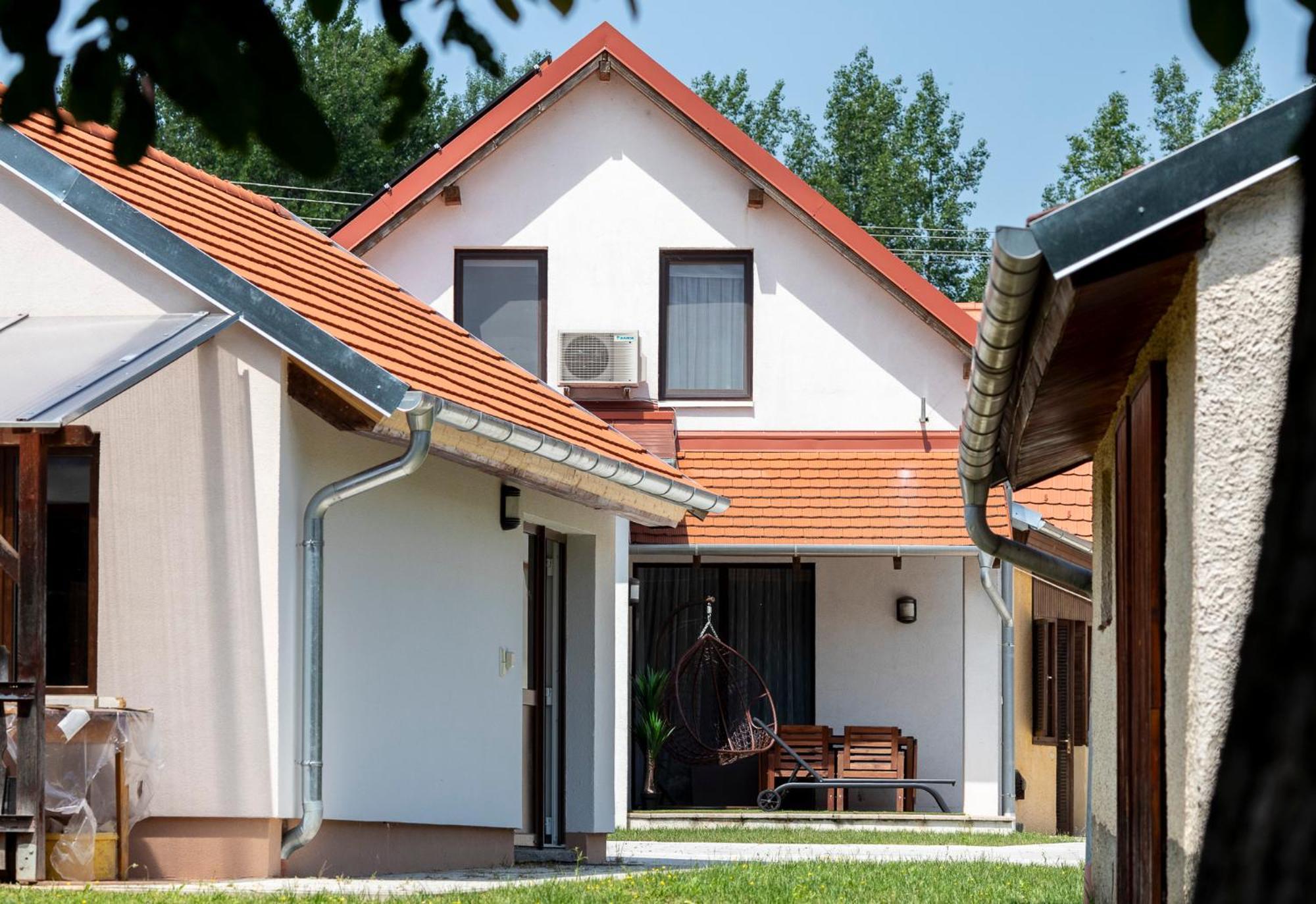 Park Apartman Sarrod Exterior foto
