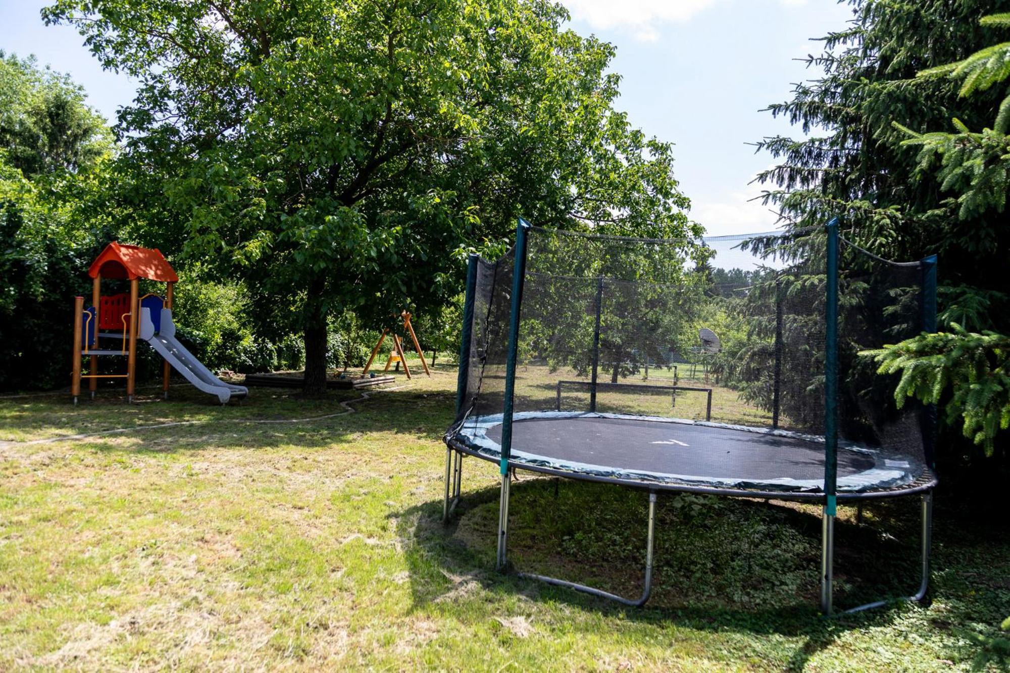 Park Apartman Sarrod Exterior foto