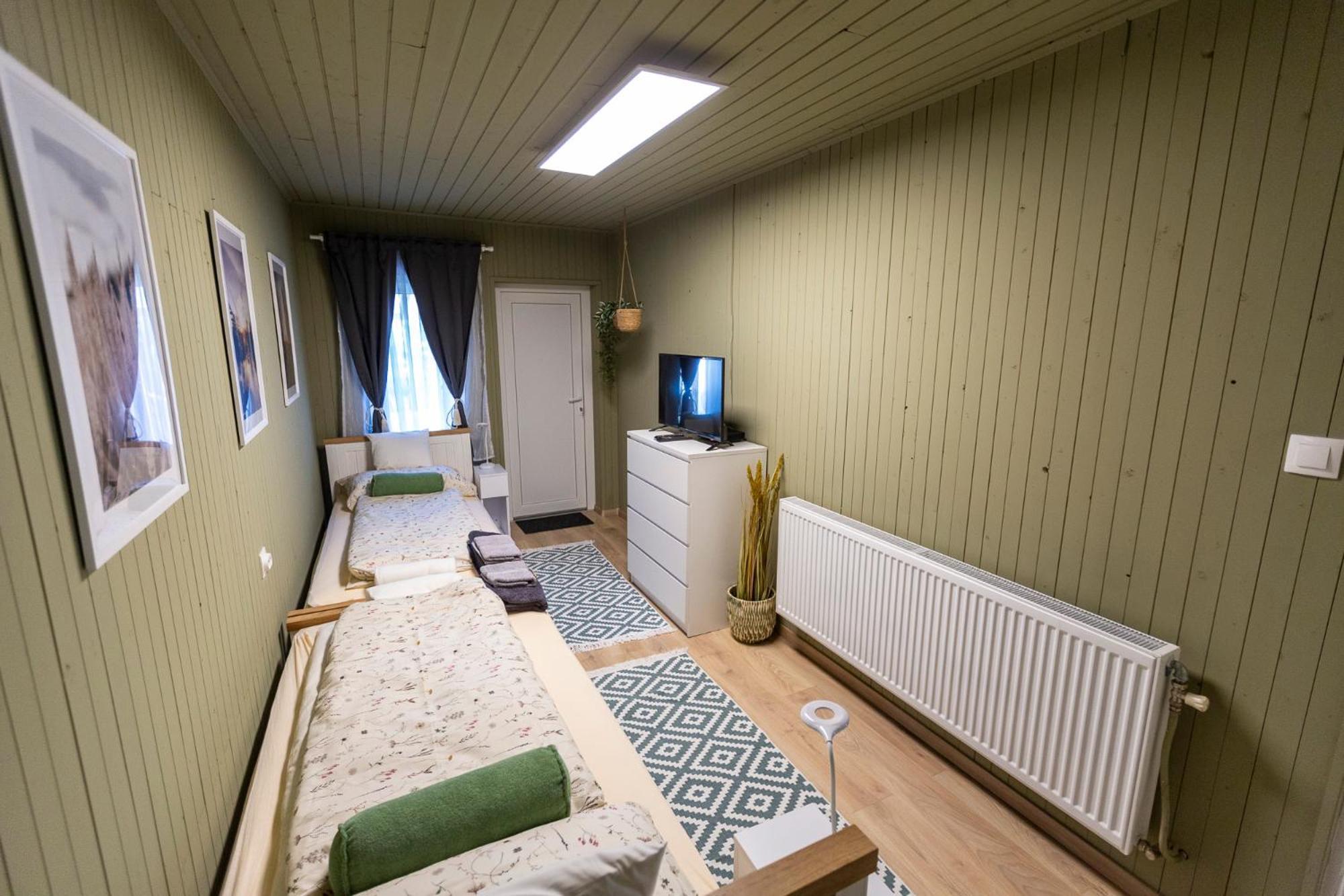 Park Apartman Sarrod Exterior foto